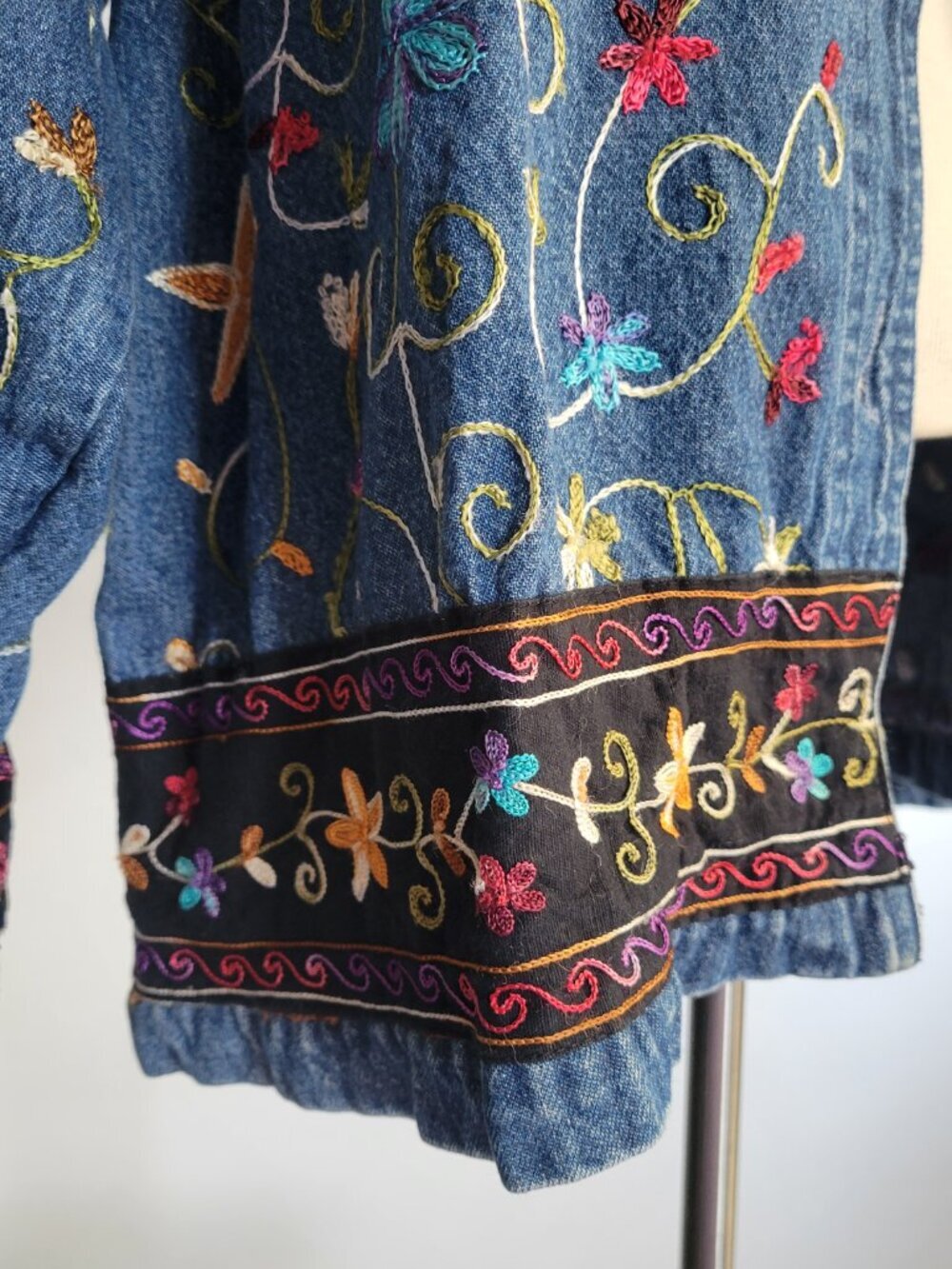 NWOT Your Life Style Embroidered Denim Jacket | Boho Floral Vine Design | Women' - Picture 11 of 16